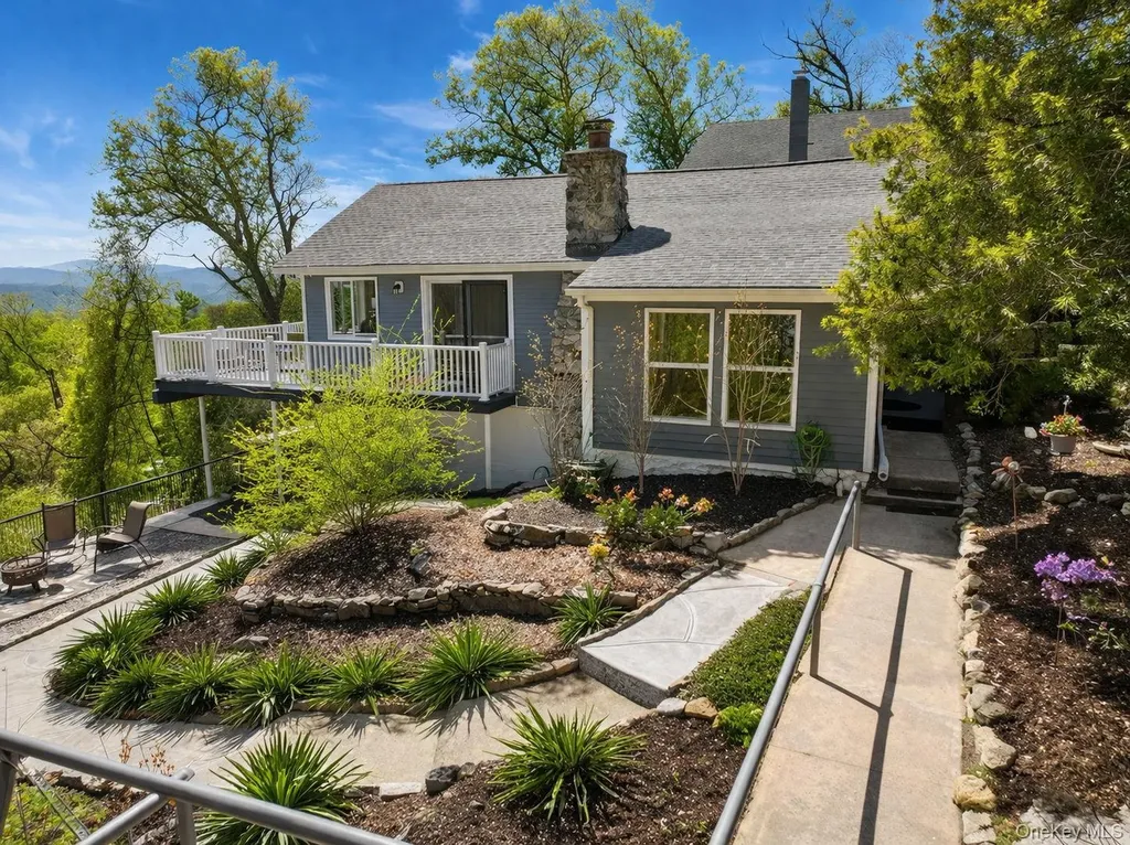 18 Pleasant Road Lake Peekskill NY 10537