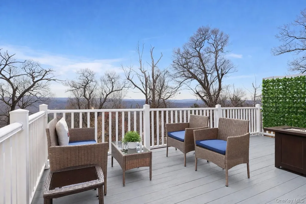 18 Pleasant Road Lake Peekskill NY 10537