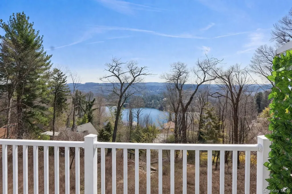 18 Pleasant Road Lake Peekskill NY 10537