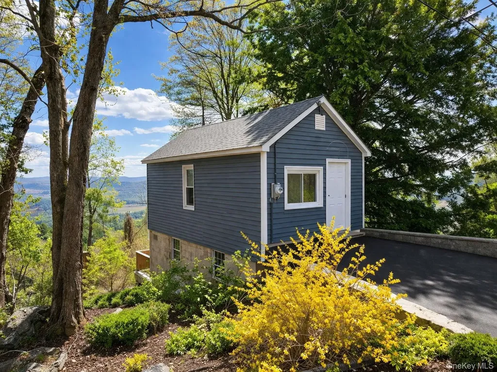 18 Pleasant Road Lake Peekskill NY 10537