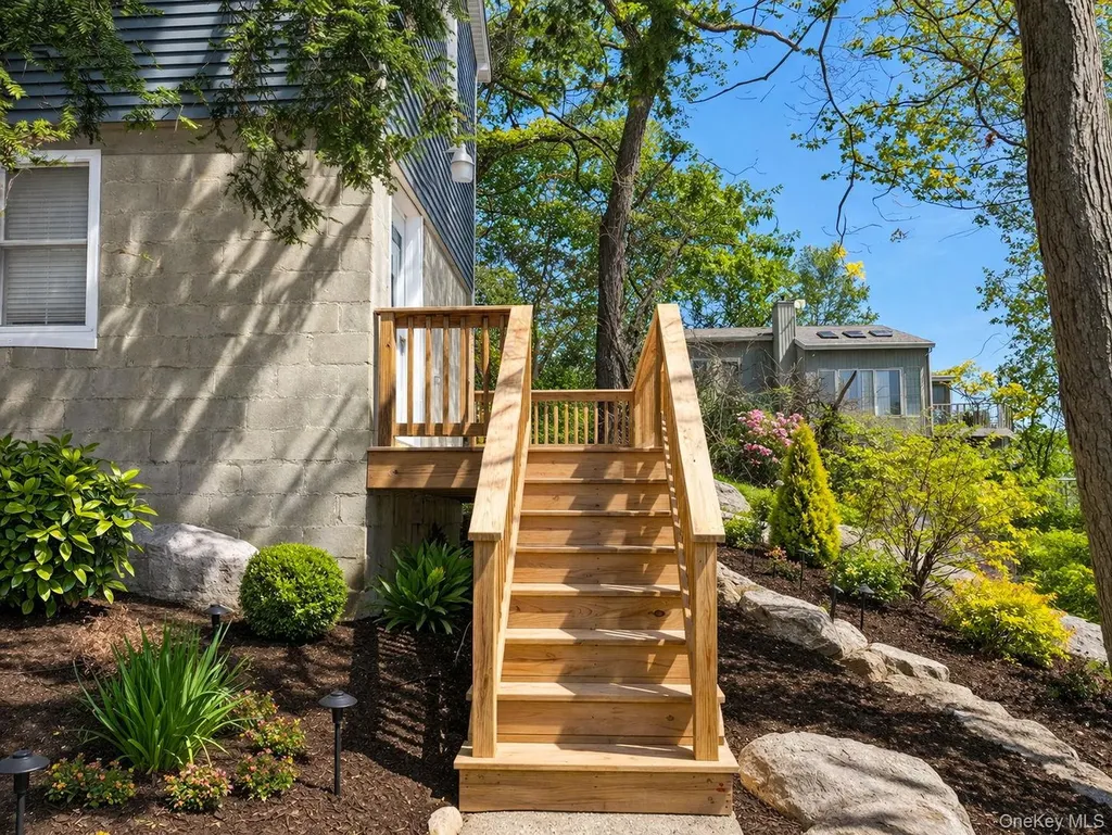 18 Pleasant Road Lake Peekskill NY 10537