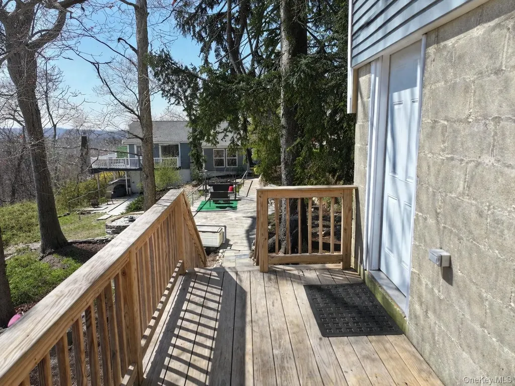 18 Pleasant Road Lake Peekskill NY 10537