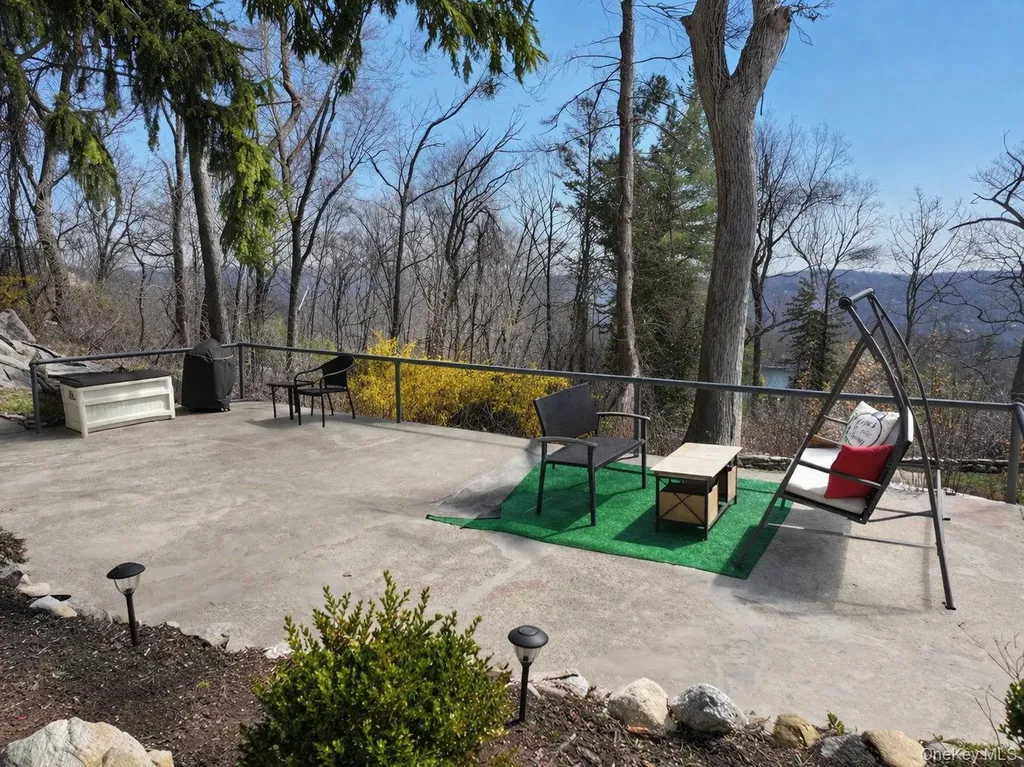 18 Pleasant Road Lake Peekskill NY 10537