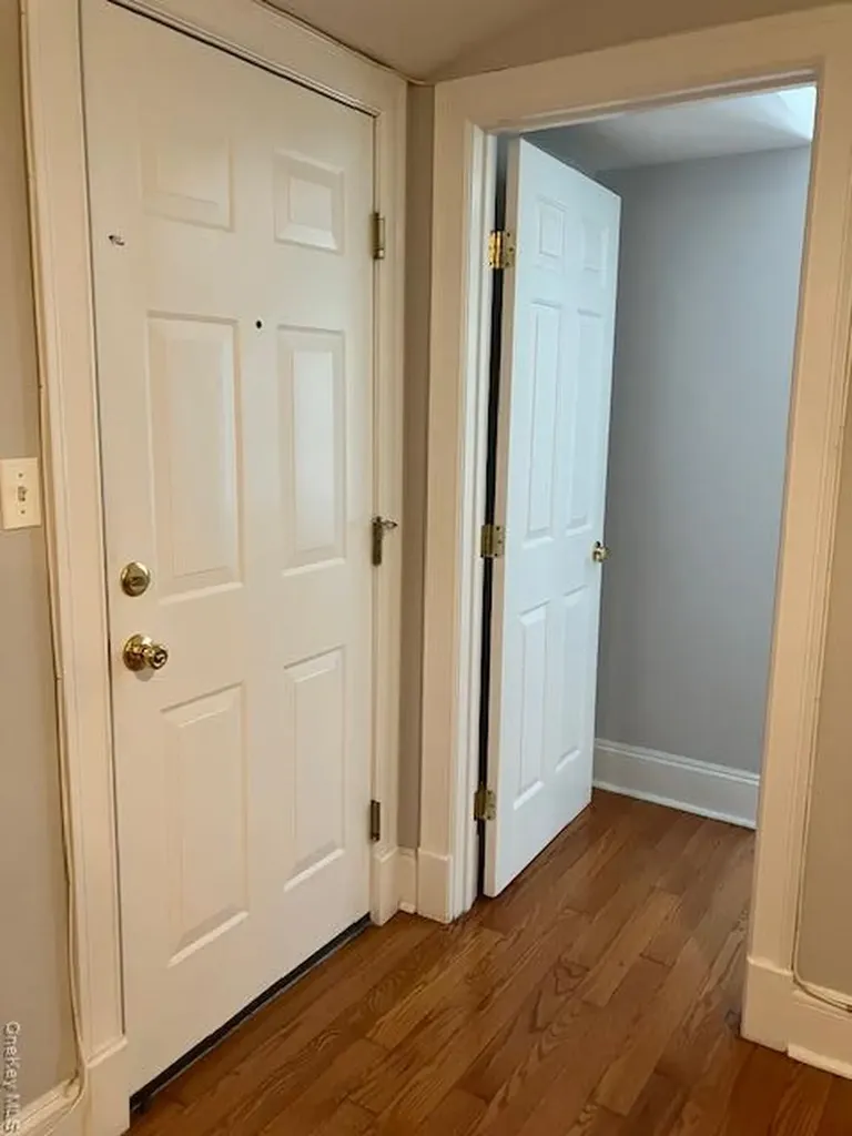 101 Maple Avenue Sea Cliff NY 11579