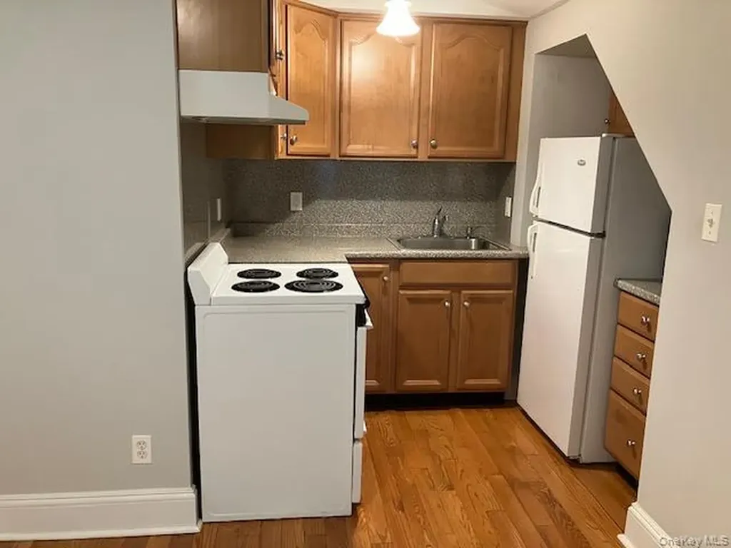 101 Maple Avenue Sea Cliff NY 11579