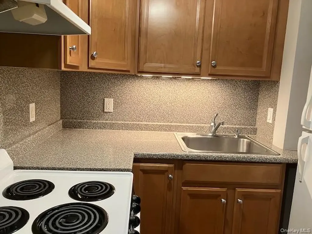 101 Maple Avenue Sea Cliff NY 11579