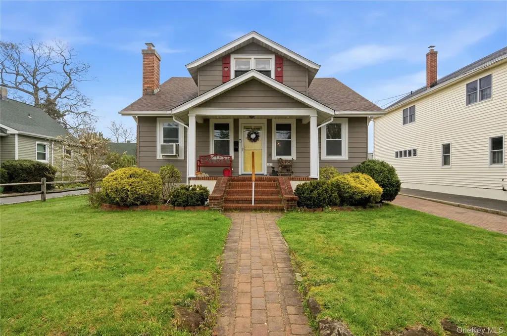 147 Church Avenue Islip NY 11751