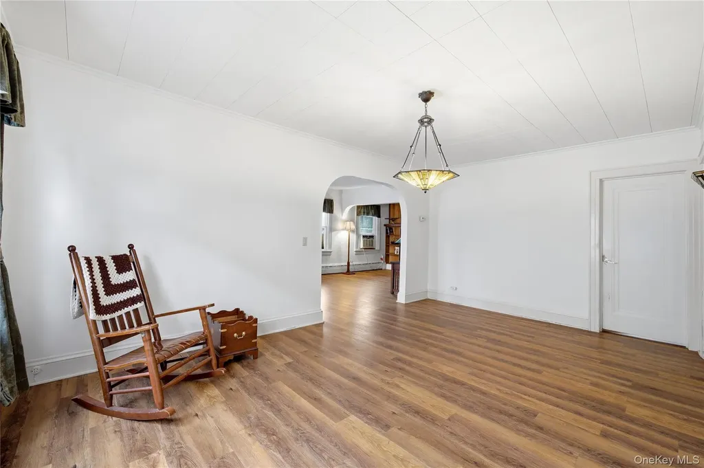 147 Church Avenue Islip NY 11751
