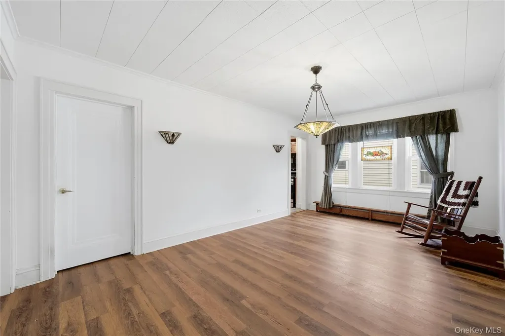 147 Church Avenue Islip NY 11751