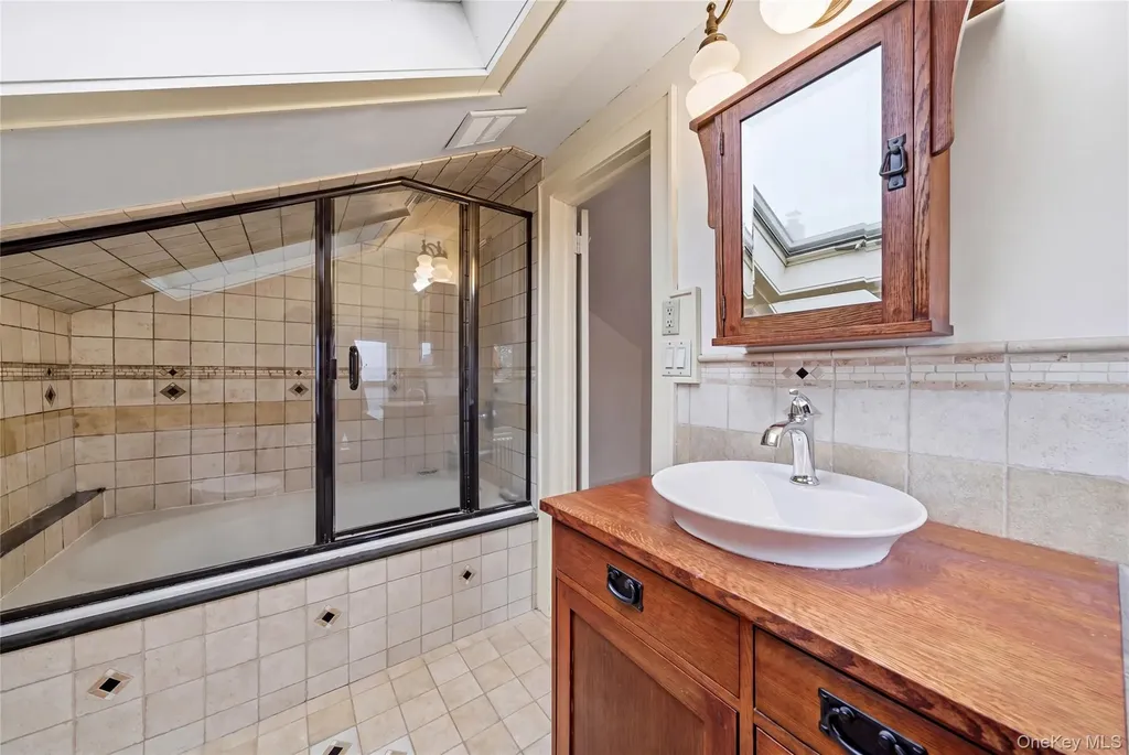 147 Church Avenue Islip NY 11751