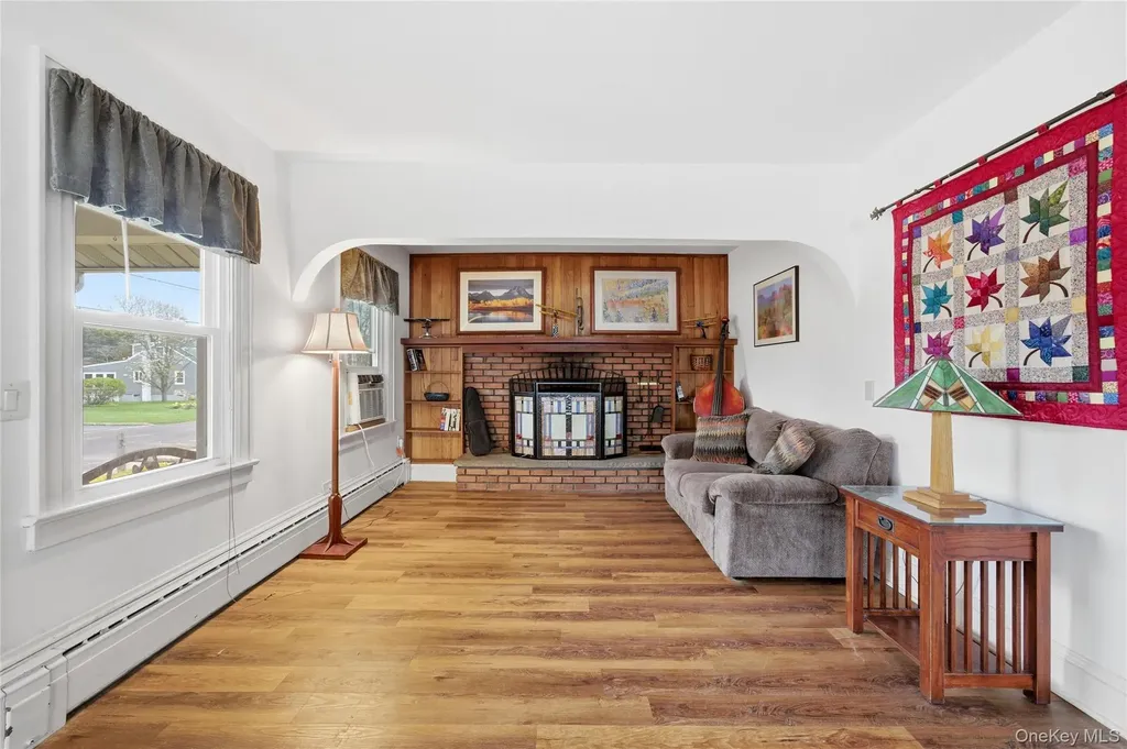 147 Church Avenue Islip NY 11751