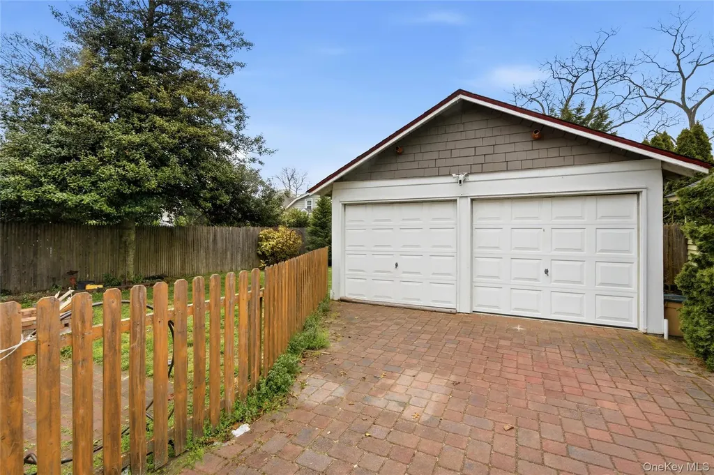 147 Church Avenue Islip NY 11751