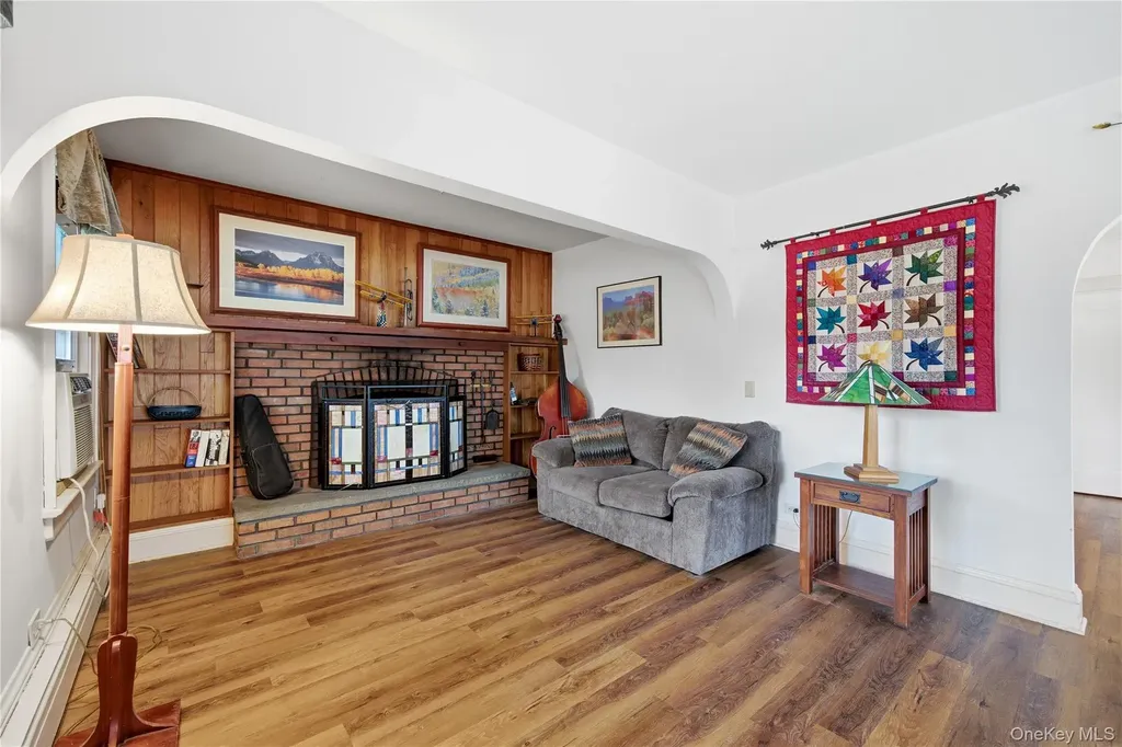 147 Church Avenue Islip NY 11751