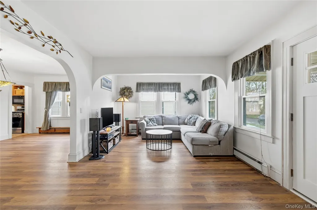 147 Church Avenue Islip NY 11751