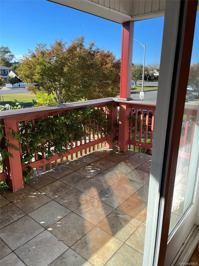 429 E Park Avenue Long Beach NY 11561