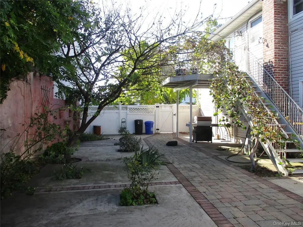 429 E Park Avenue Long Beach NY 11561