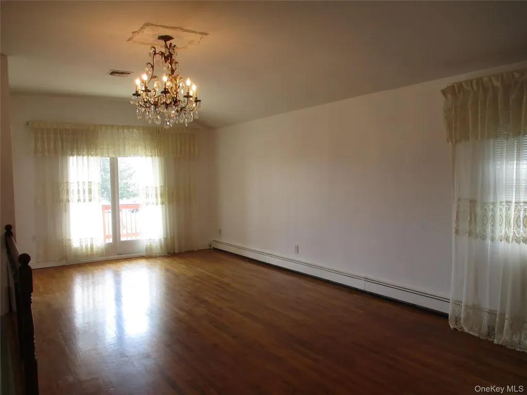 429 E Park Avenue Long Beach NY 11561