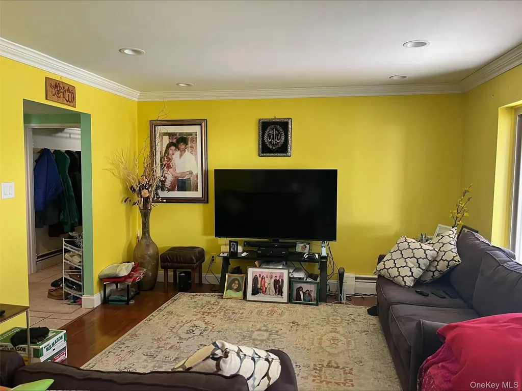 173 Sequoia Drive Coram NY 11727