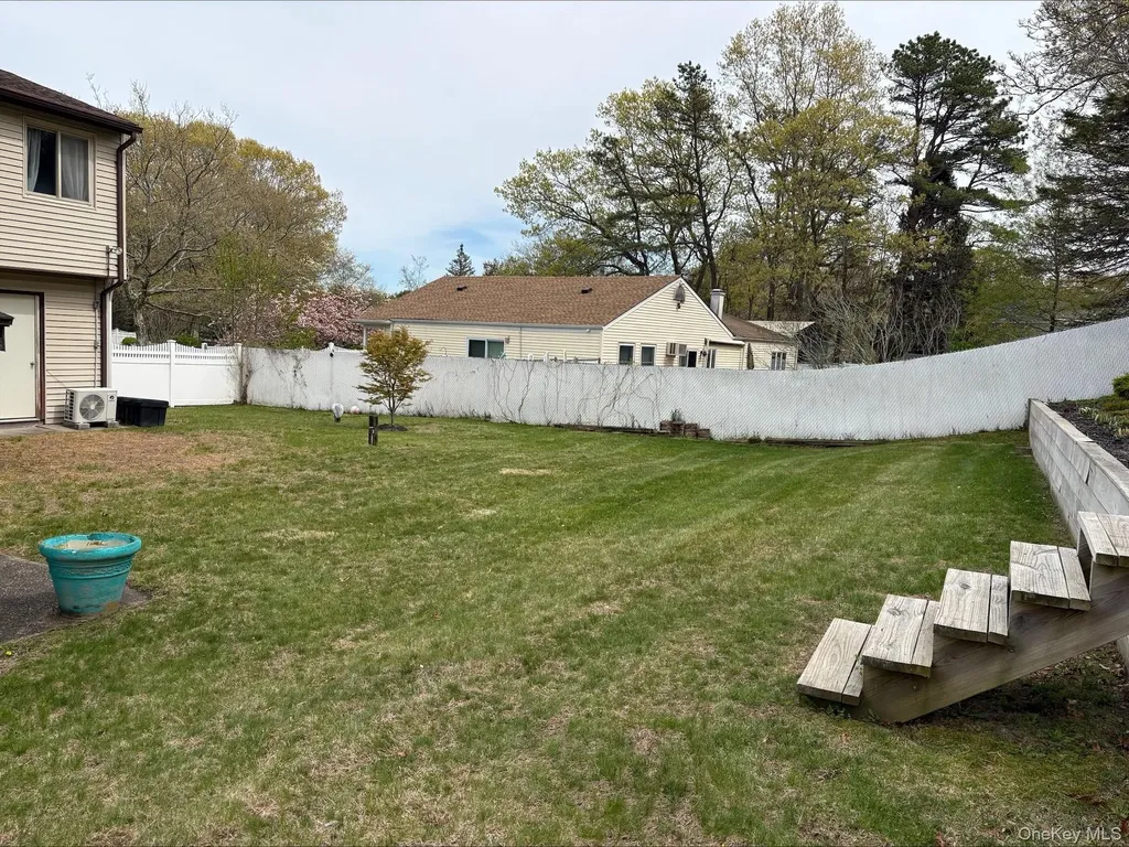 173 Sequoia Drive Coram NY 11727