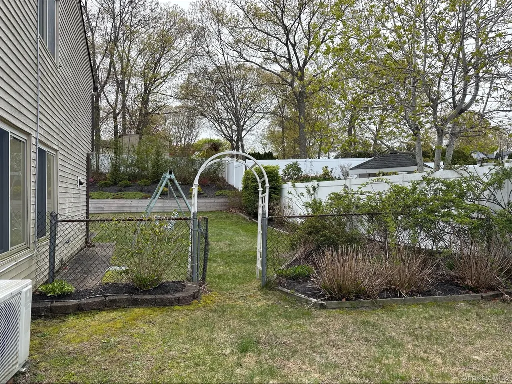 173 Sequoia Drive Coram NY 11727