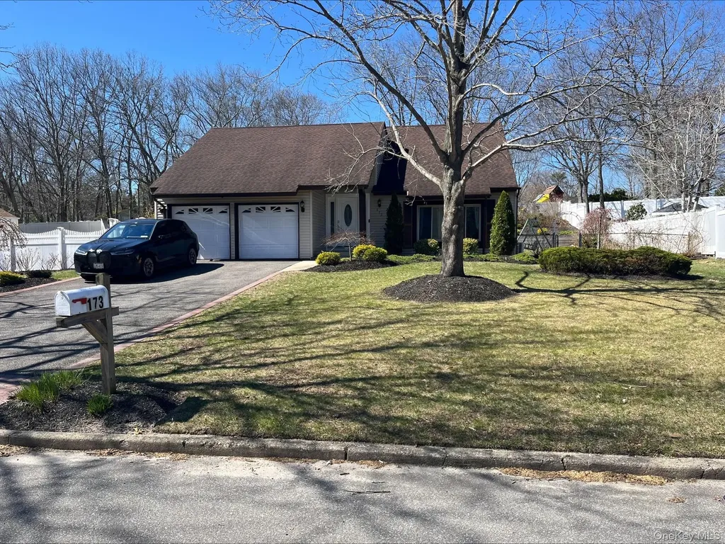 173 Sequoia Drive Coram NY 11727