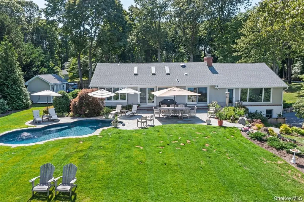 88 Dyke Road Setauket NY 11733