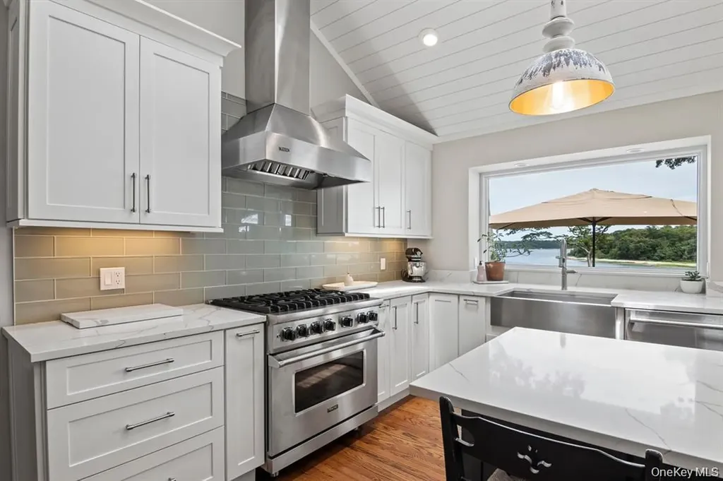 88 Dyke Road Setauket NY 11733