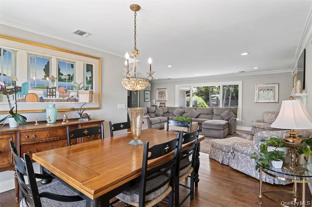 88 Dyke Road Setauket NY 11733