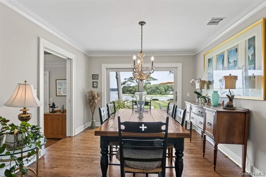 88 Dyke Road Setauket NY 11733