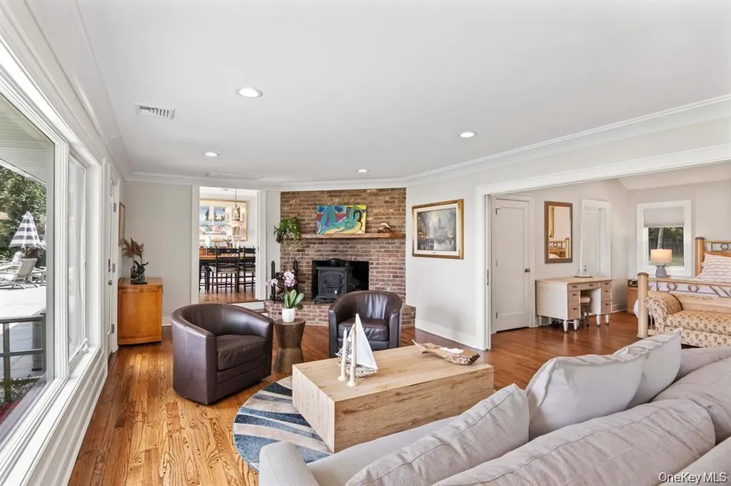 88 Dyke Road Setauket NY 11733