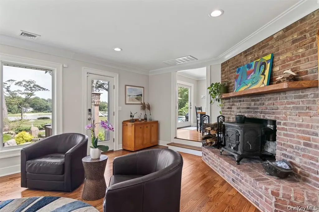 88 Dyke Road Setauket NY 11733