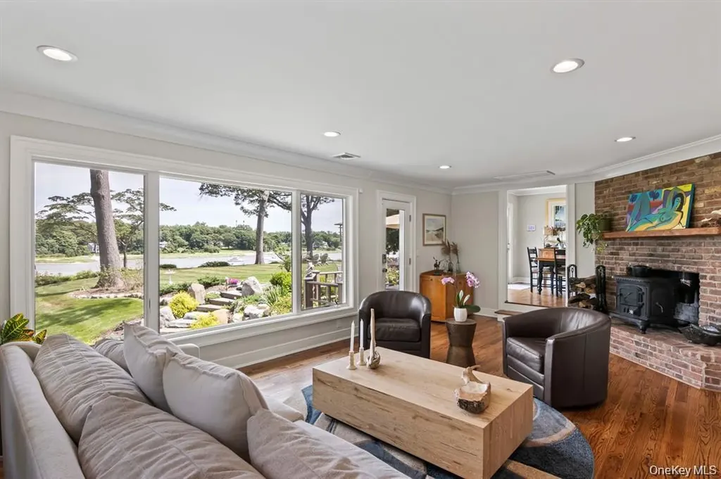 88 Dyke Road Setauket NY 11733