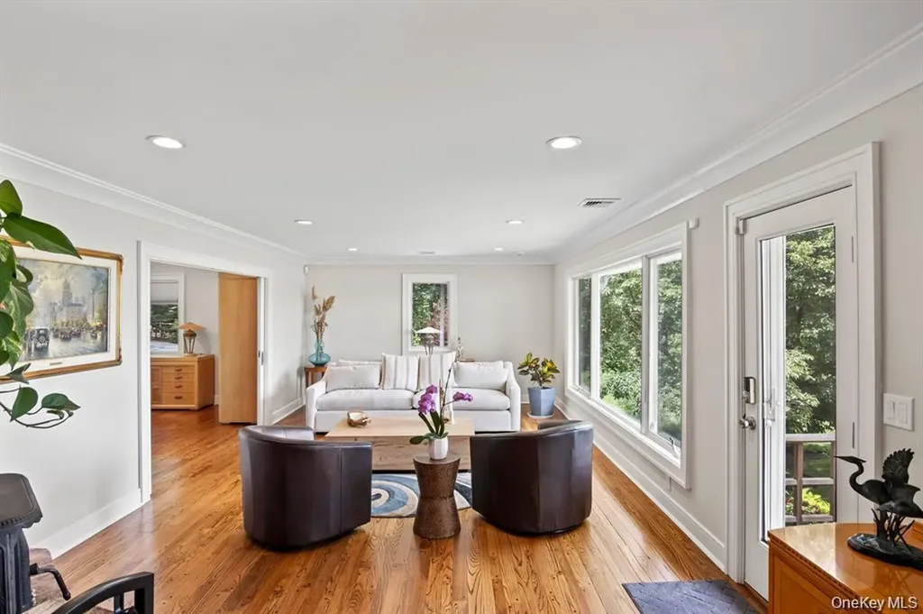 88 Dyke Road Setauket NY 11733