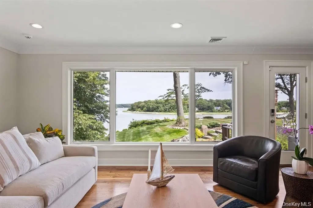 88 Dyke Road Setauket NY 11733