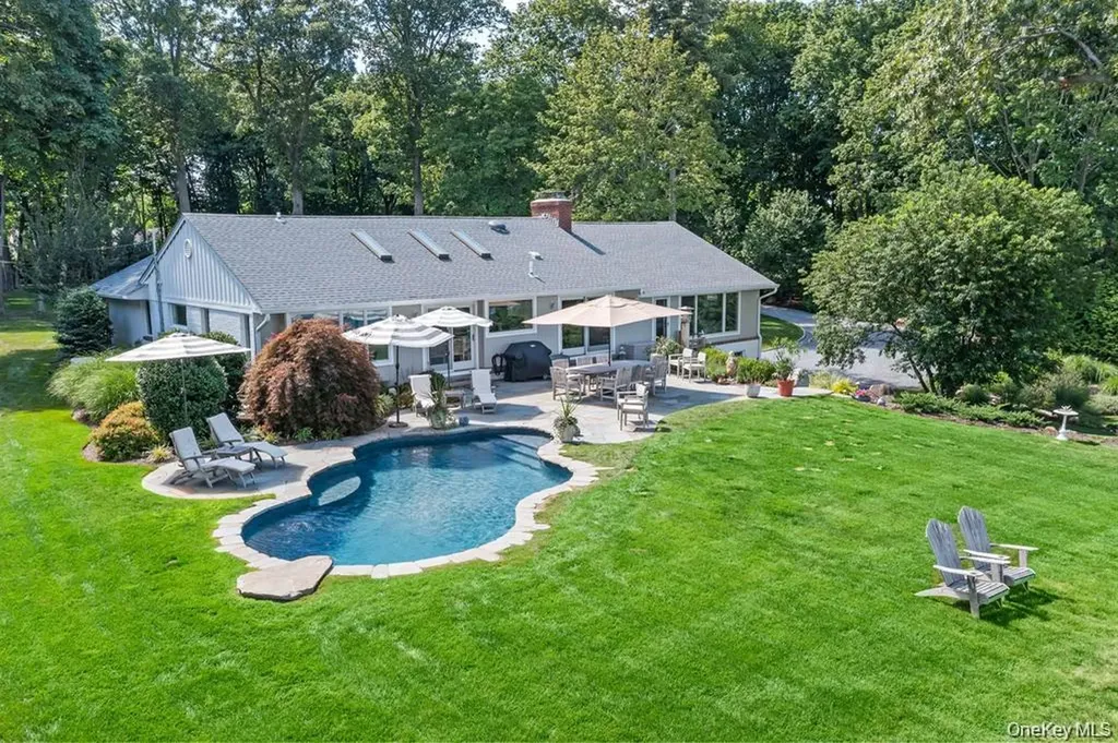 88 Dyke Road Setauket NY 11733