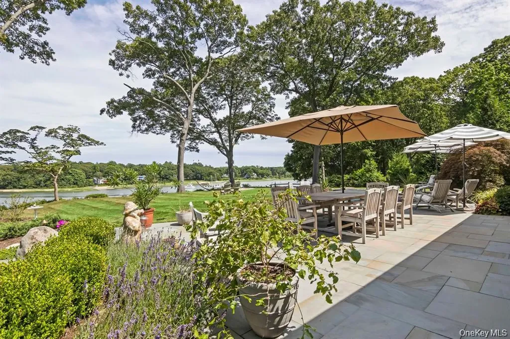 88 Dyke Road Setauket NY 11733