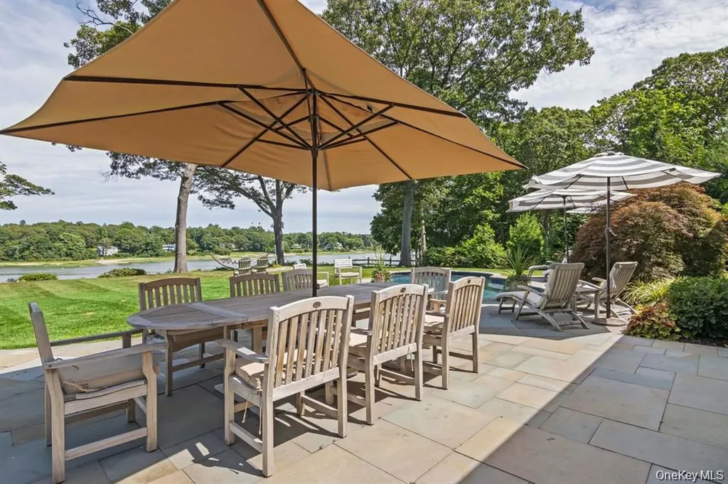 88 Dyke Road Setauket NY 11733