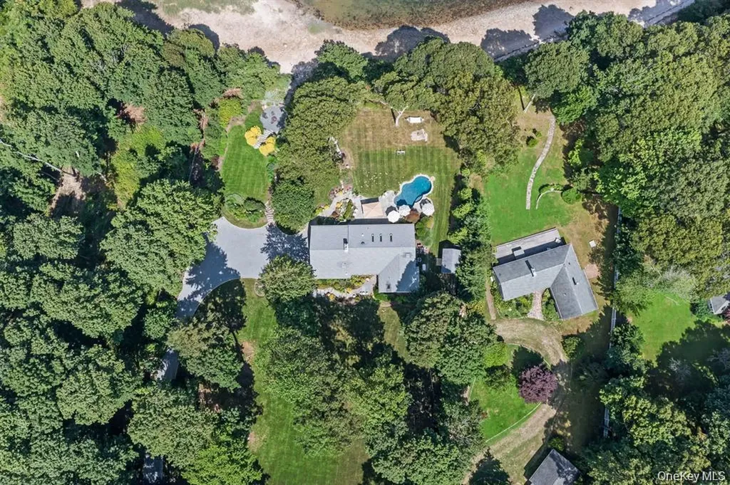 88 Dyke Road Setauket NY 11733