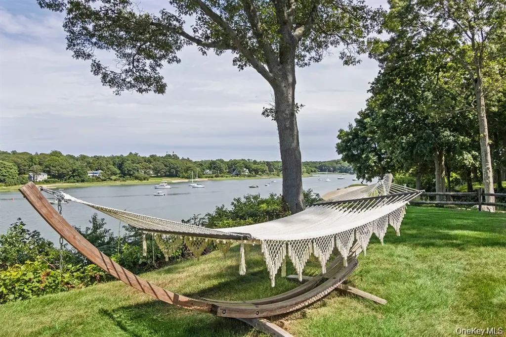 88 Dyke Road Setauket NY 11733