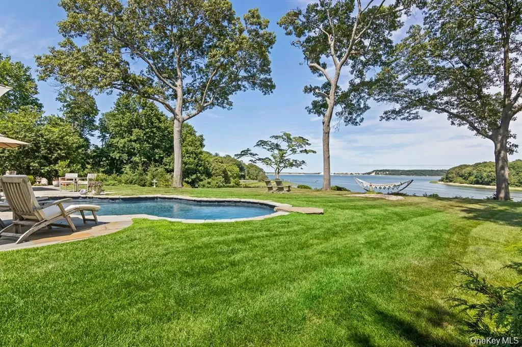 88 Dyke Road Setauket NY 11733
