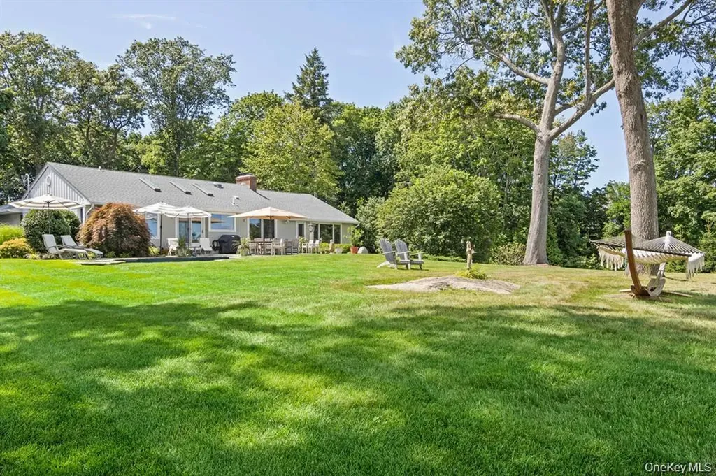 88 Dyke Road Setauket NY 11733
