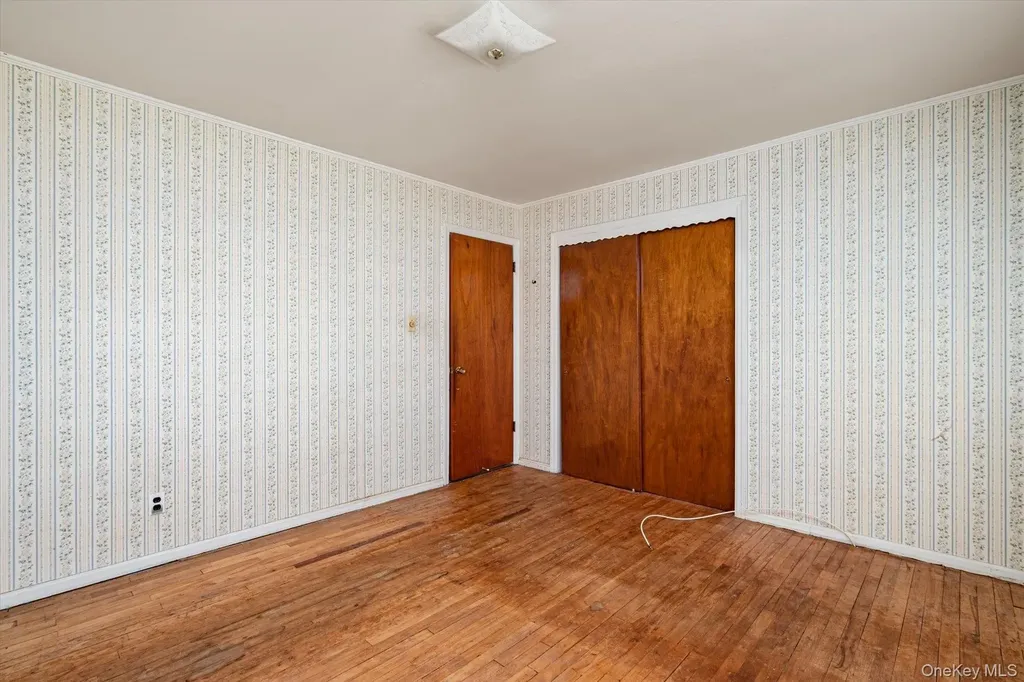 64 Arlyn Drive E Massapequa NY 11758