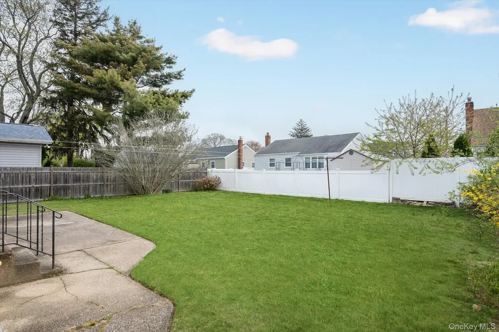 64 Arlyn Drive E Massapequa NY 11758