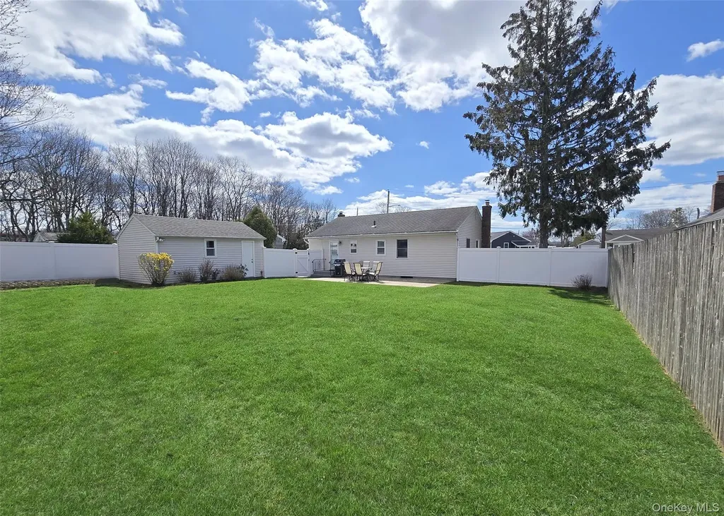 23 Herbert Circle Patchogue NY 11772