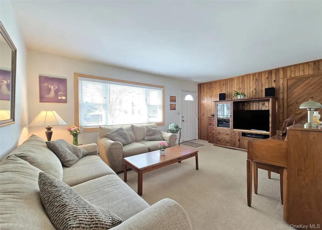 23 Herbert Circle Patchogue NY 11772