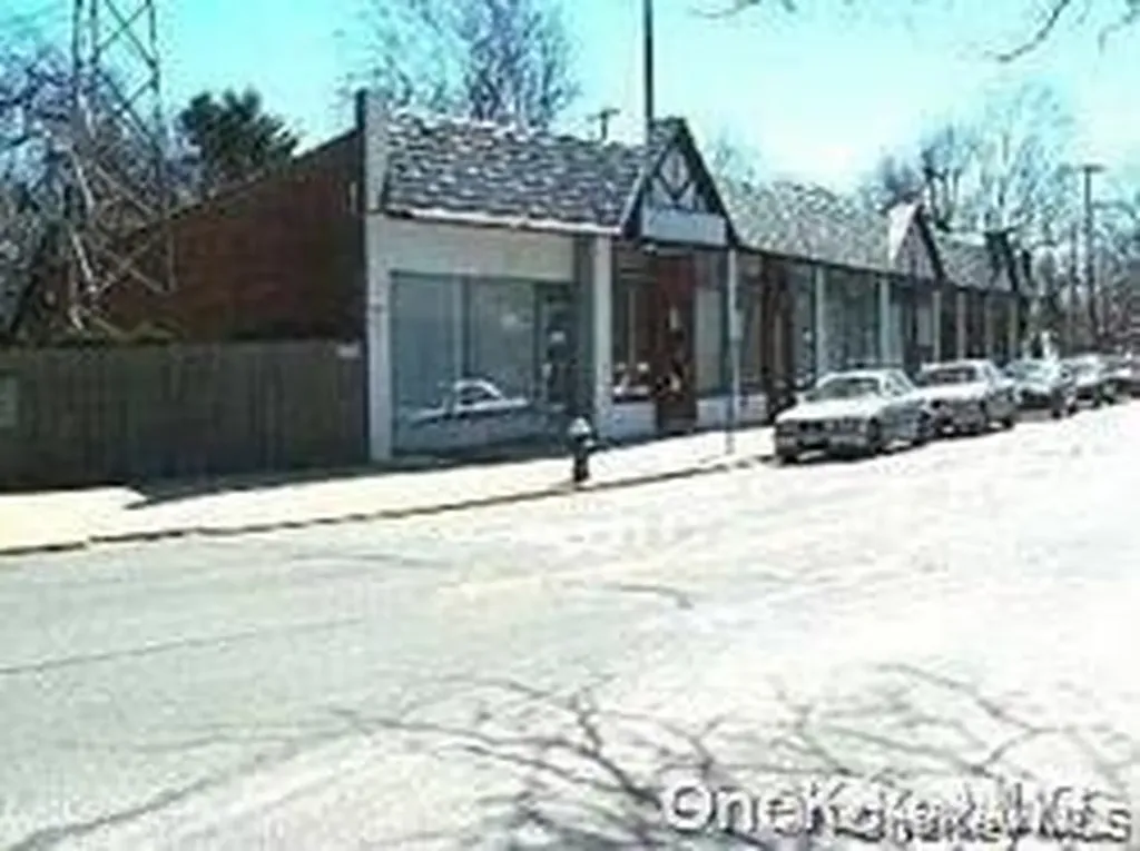 16 Broadway Malverne NY 11565