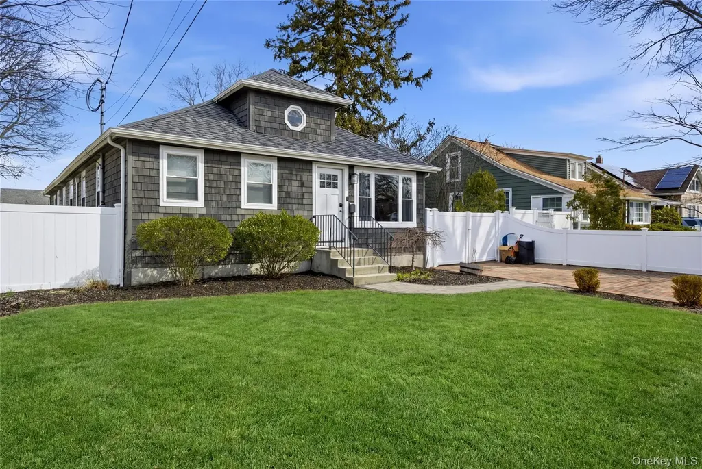 205 Oak Street Patchogue NY 11772