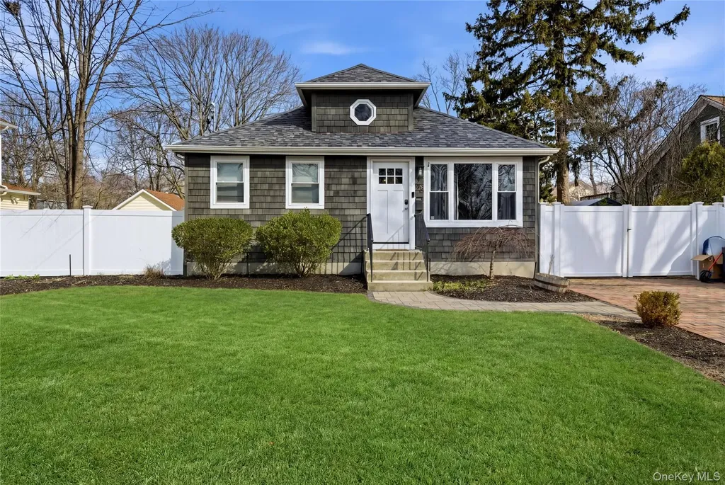 205 Oak Street Patchogue NY 11772