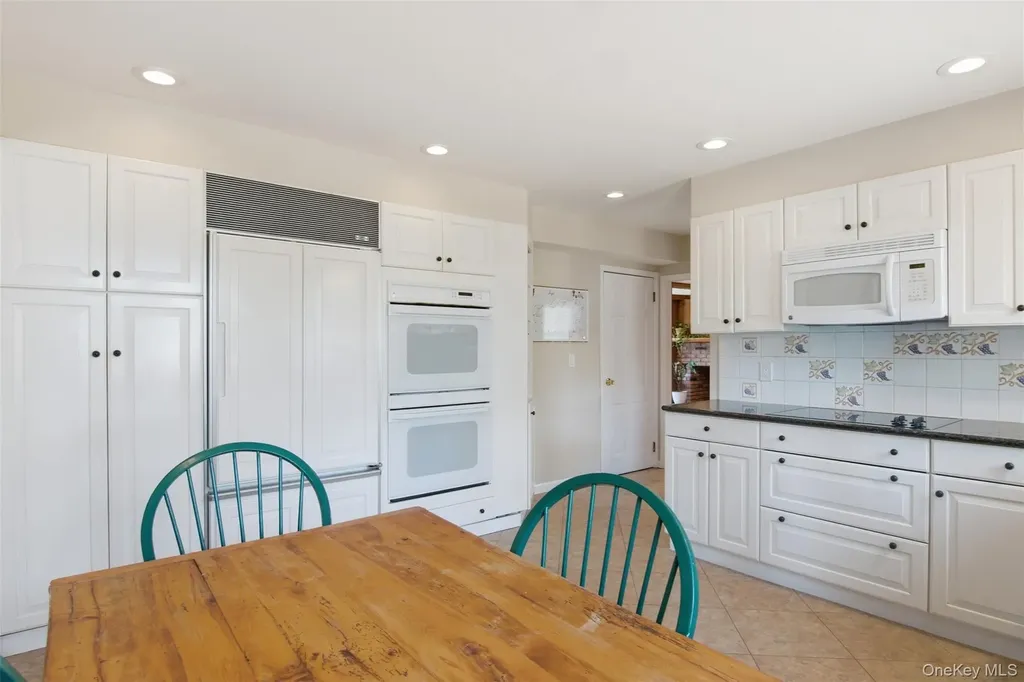 1 Carriage Court Stony Brook NY 11790