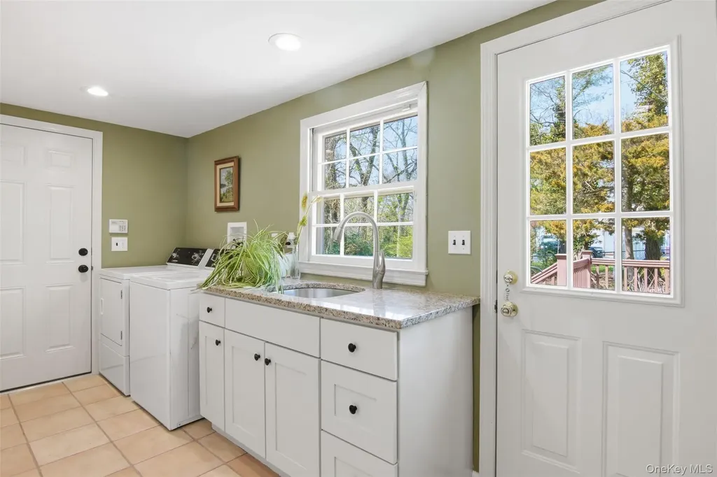 1 Carriage Court Stony Brook NY 11790